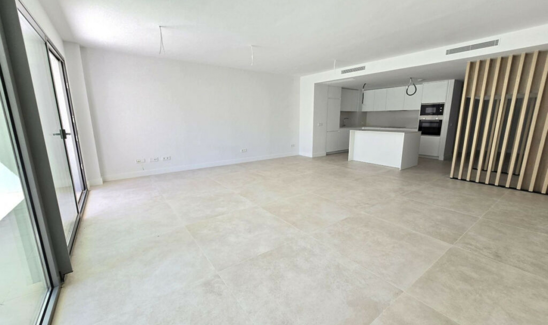 Resale - House -
El Chaparral