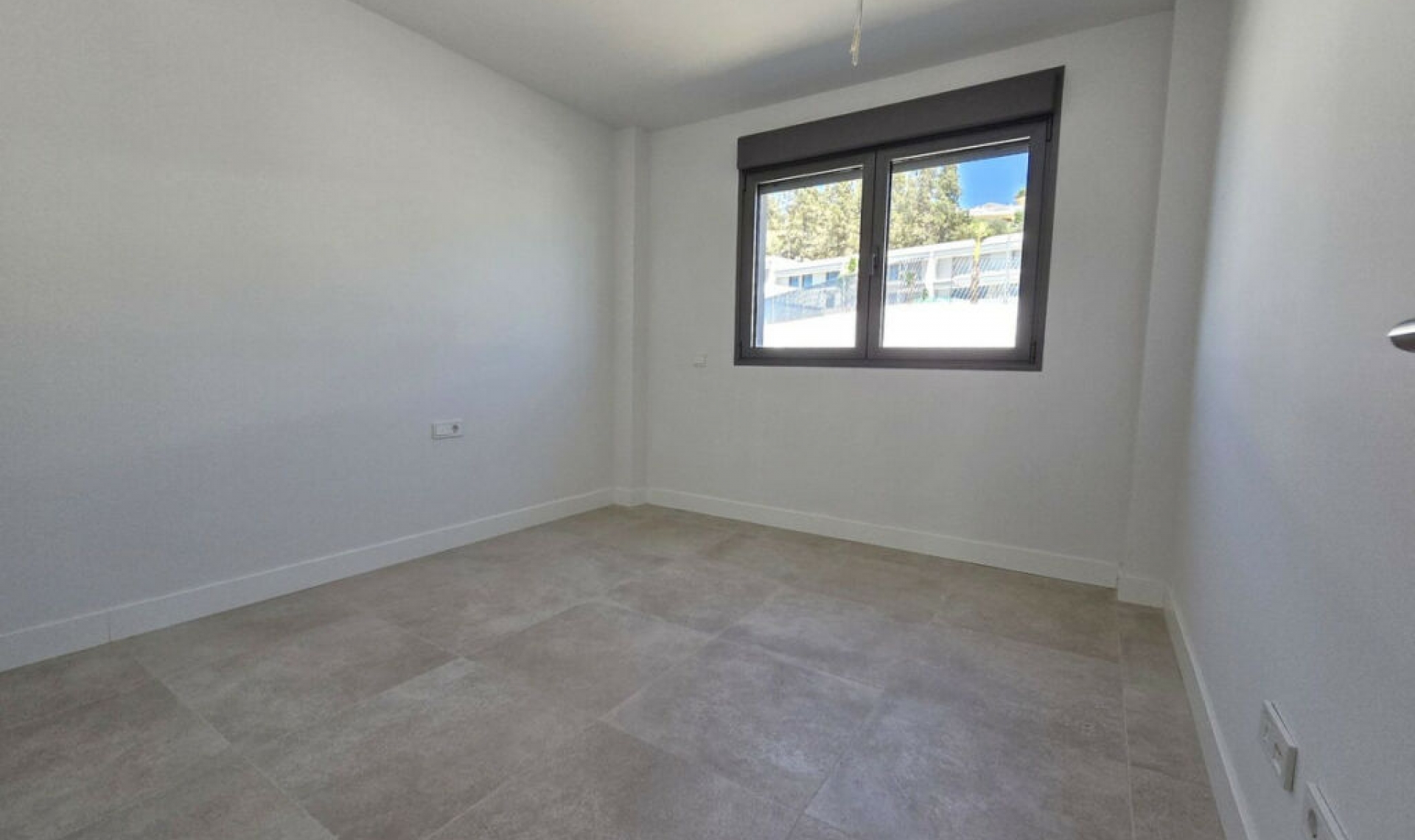 Resale - House -
El Chaparral
