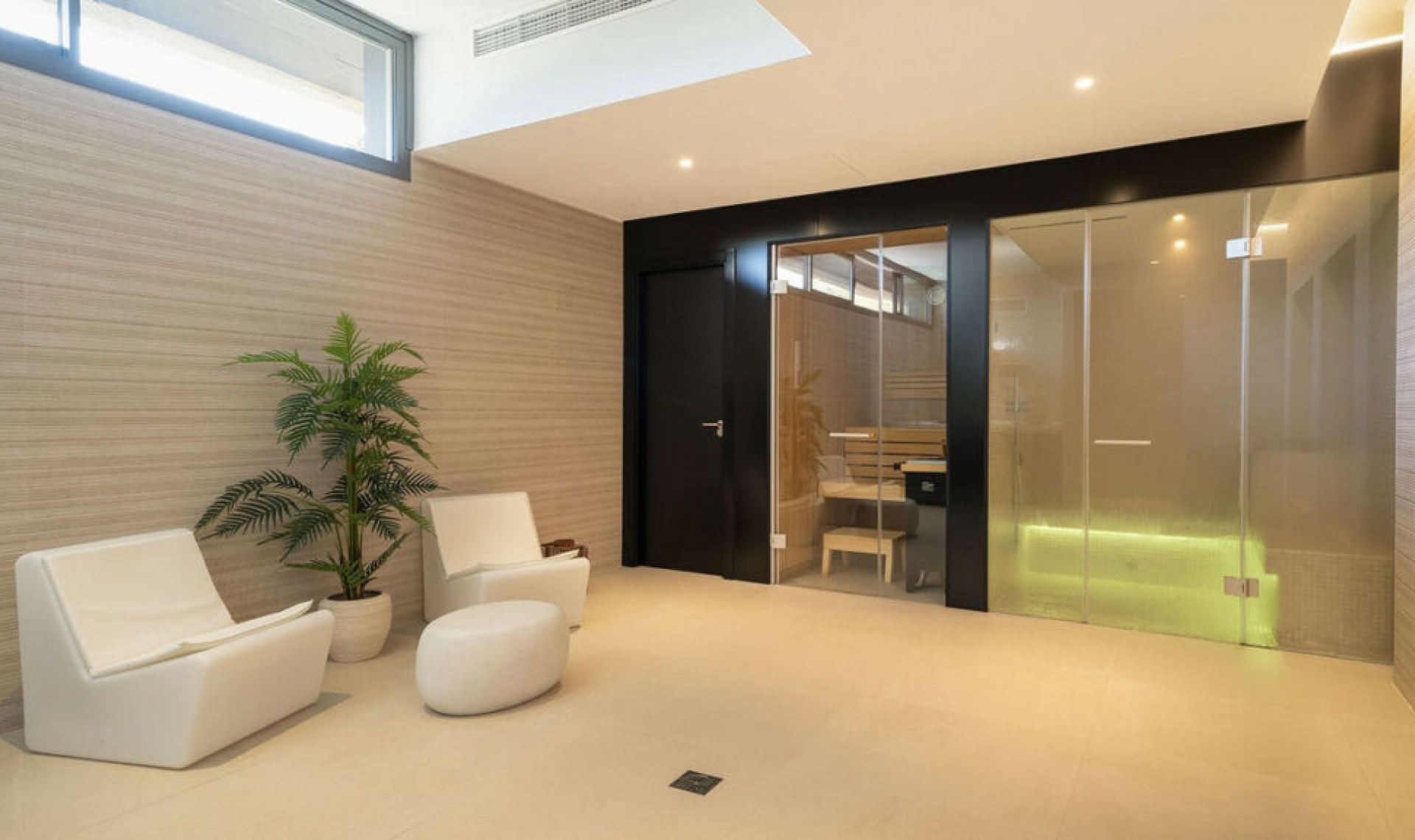 Resale - House -
El Chaparral