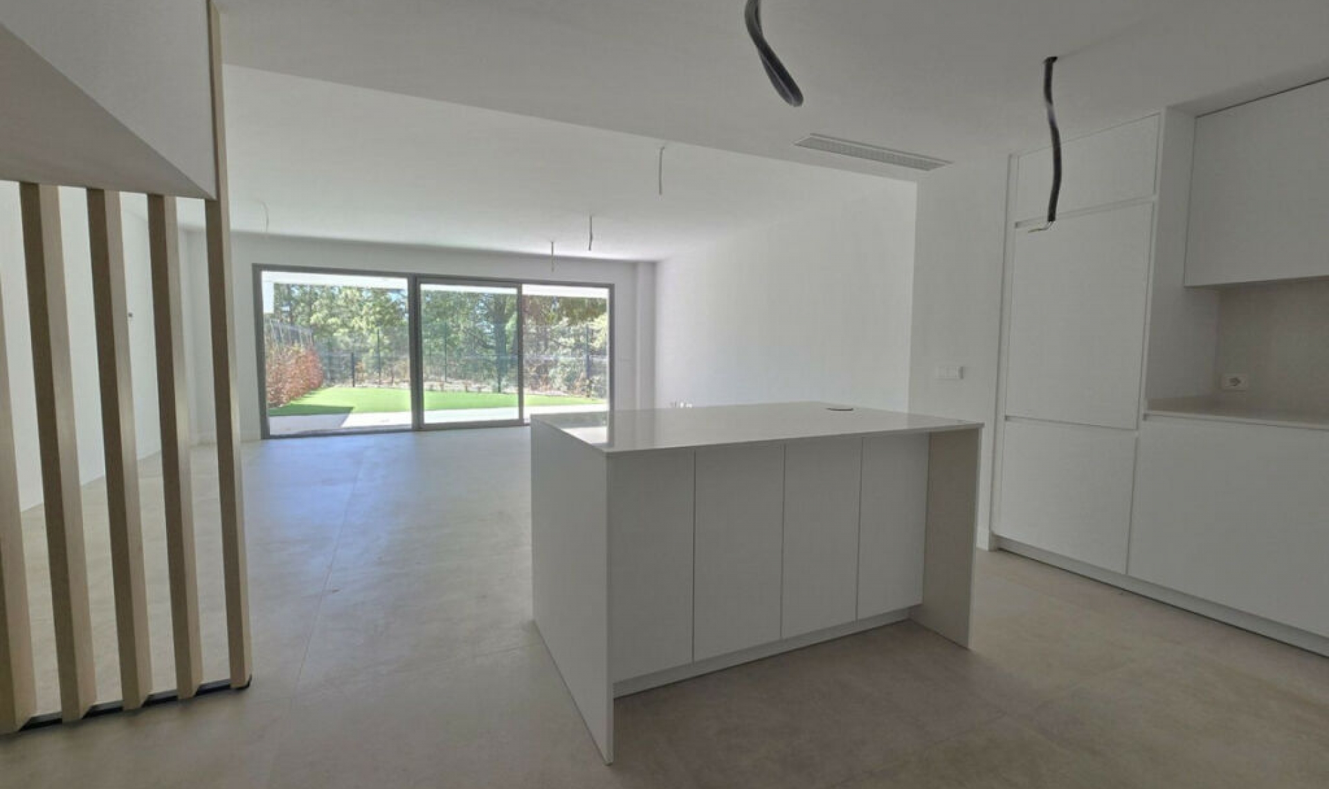 Resale - House -
El Chaparral