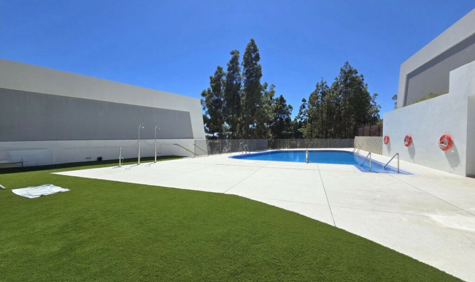 Resale - House -
El Chaparral