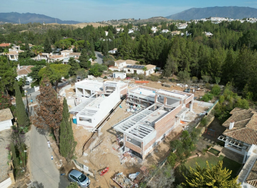 Resale - House -
El Chaparral