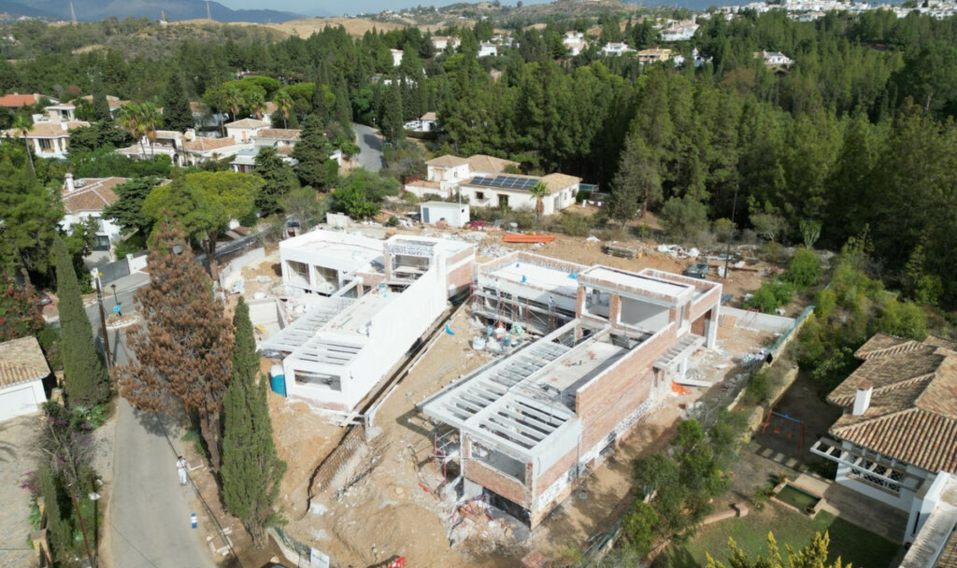 Resale - House -
El Chaparral