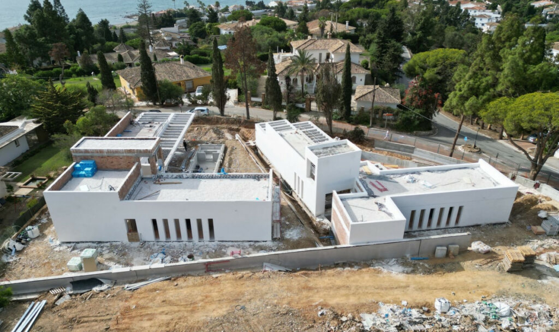 Resale - House -
El Chaparral