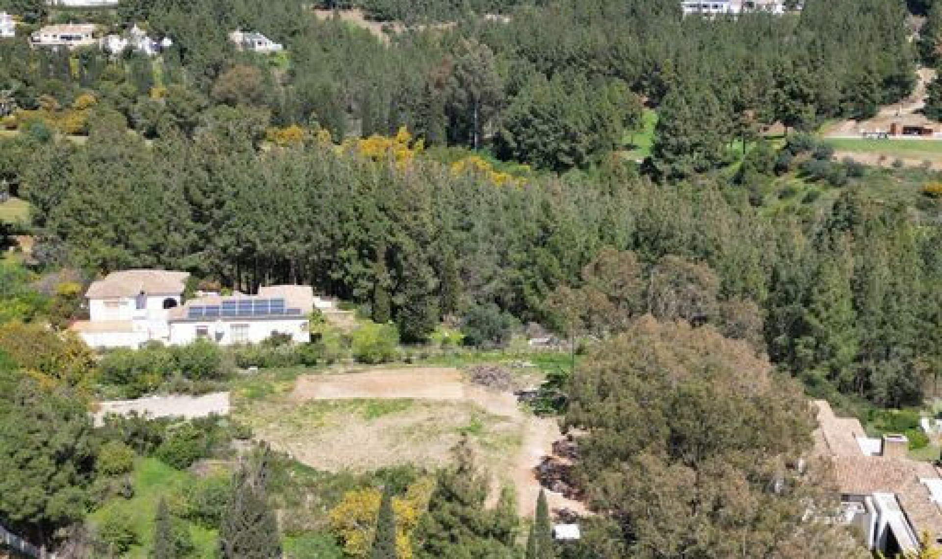 Resale - House -
El Chaparral