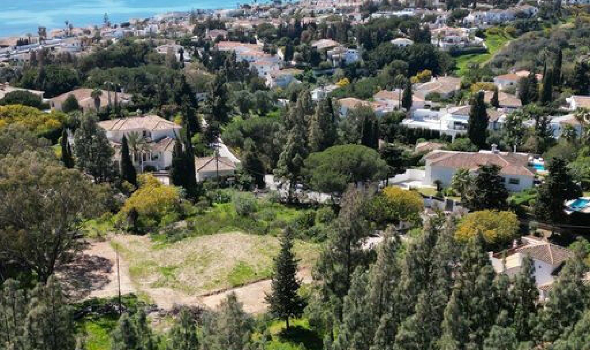 Resale - House -
El Chaparral