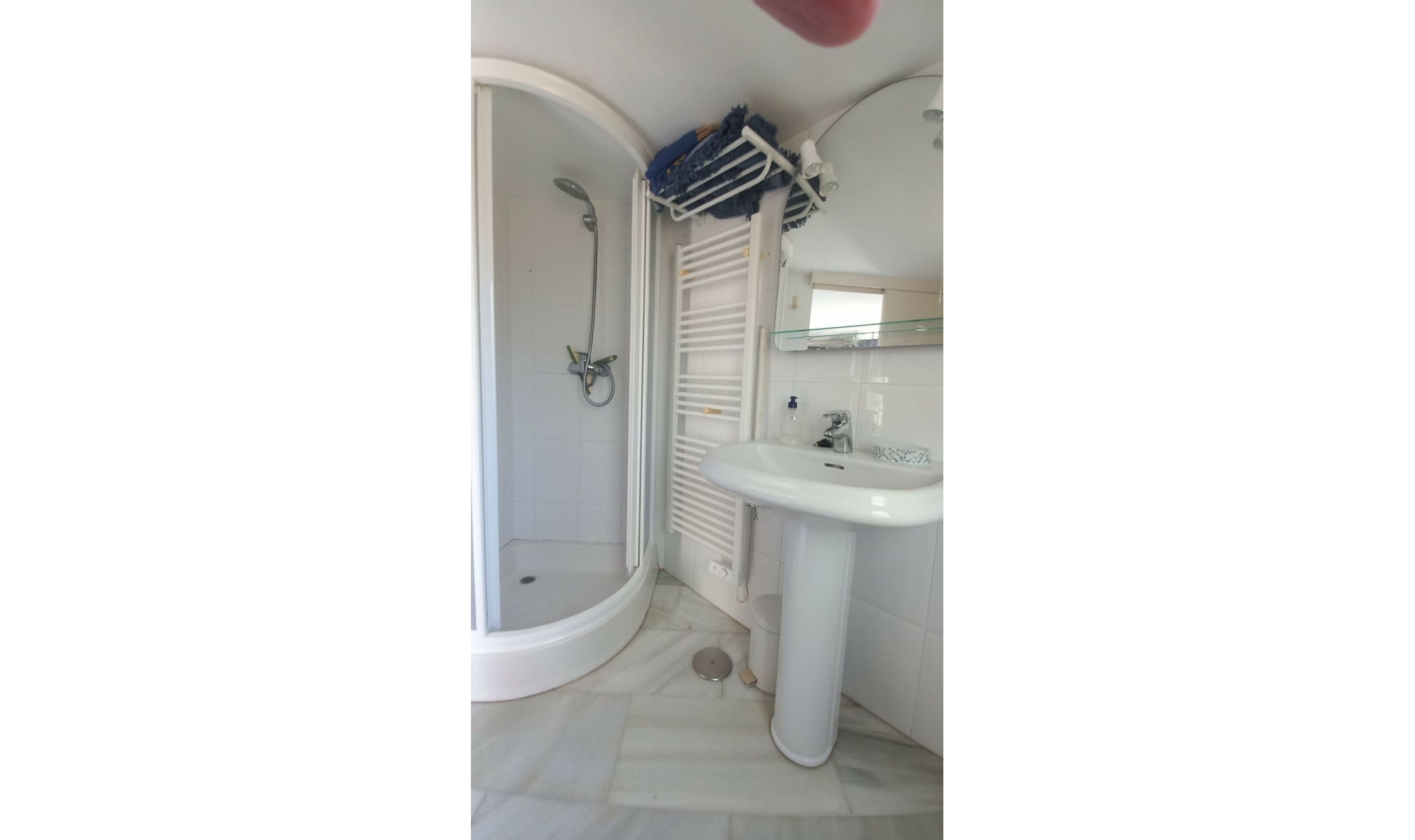 Resale - House -
El Chaparral