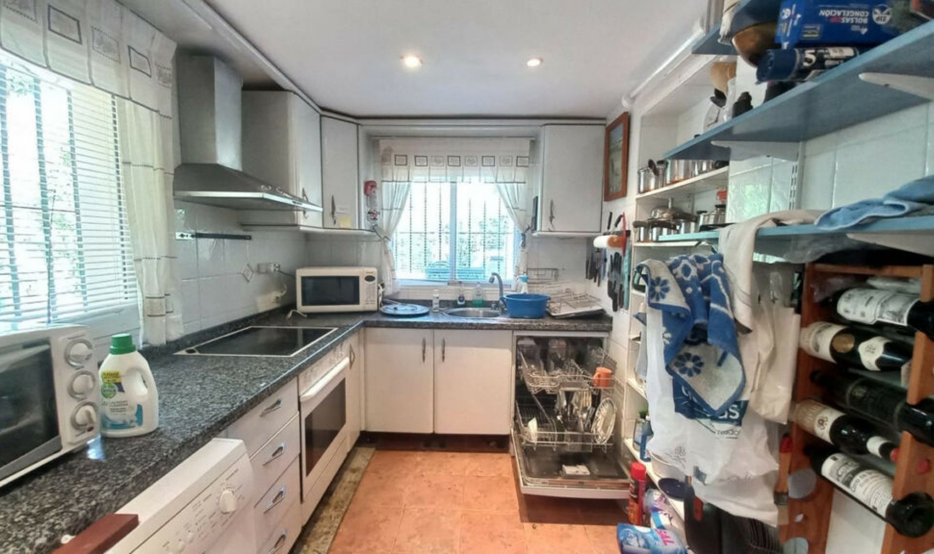 Resale - House -
El Chaparral