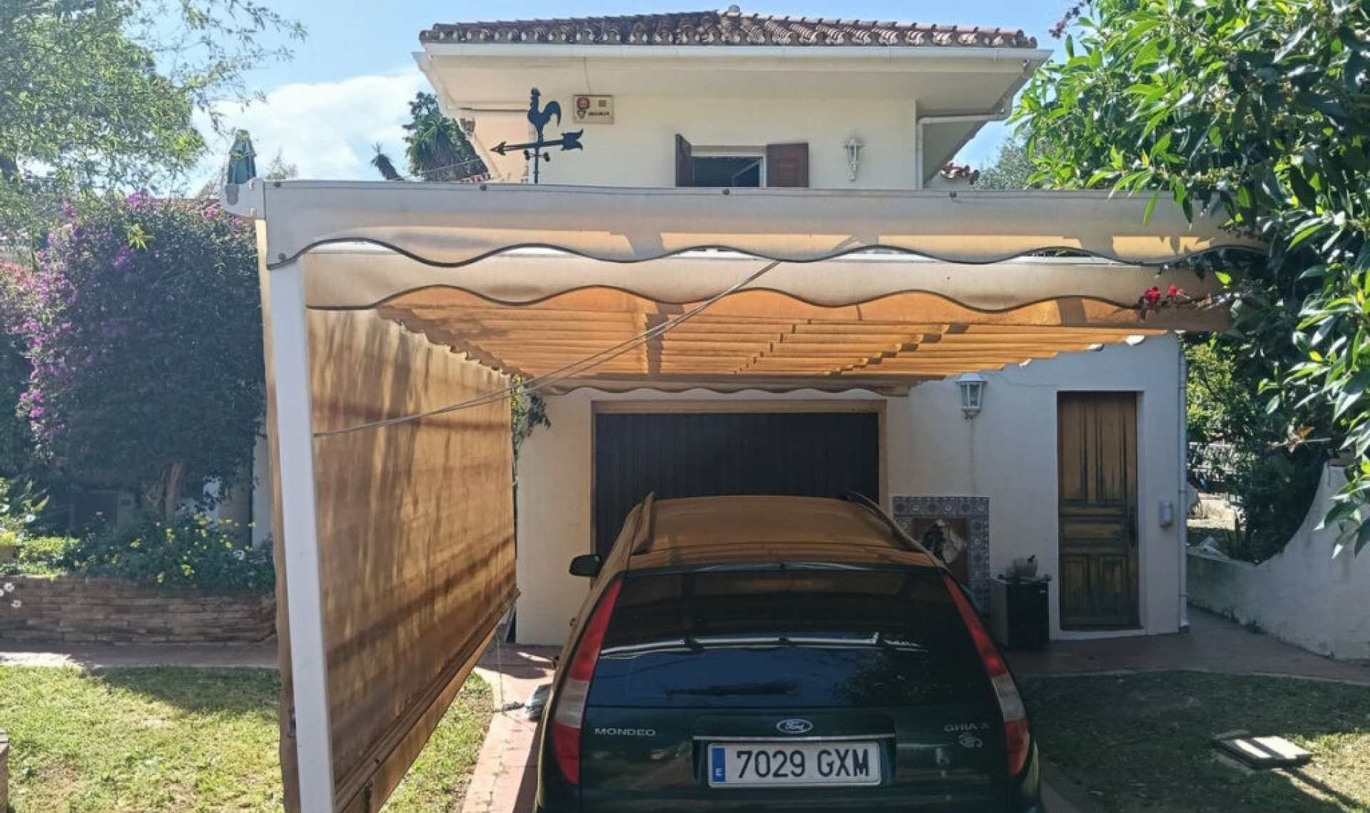 Resale - House -
El Chaparral