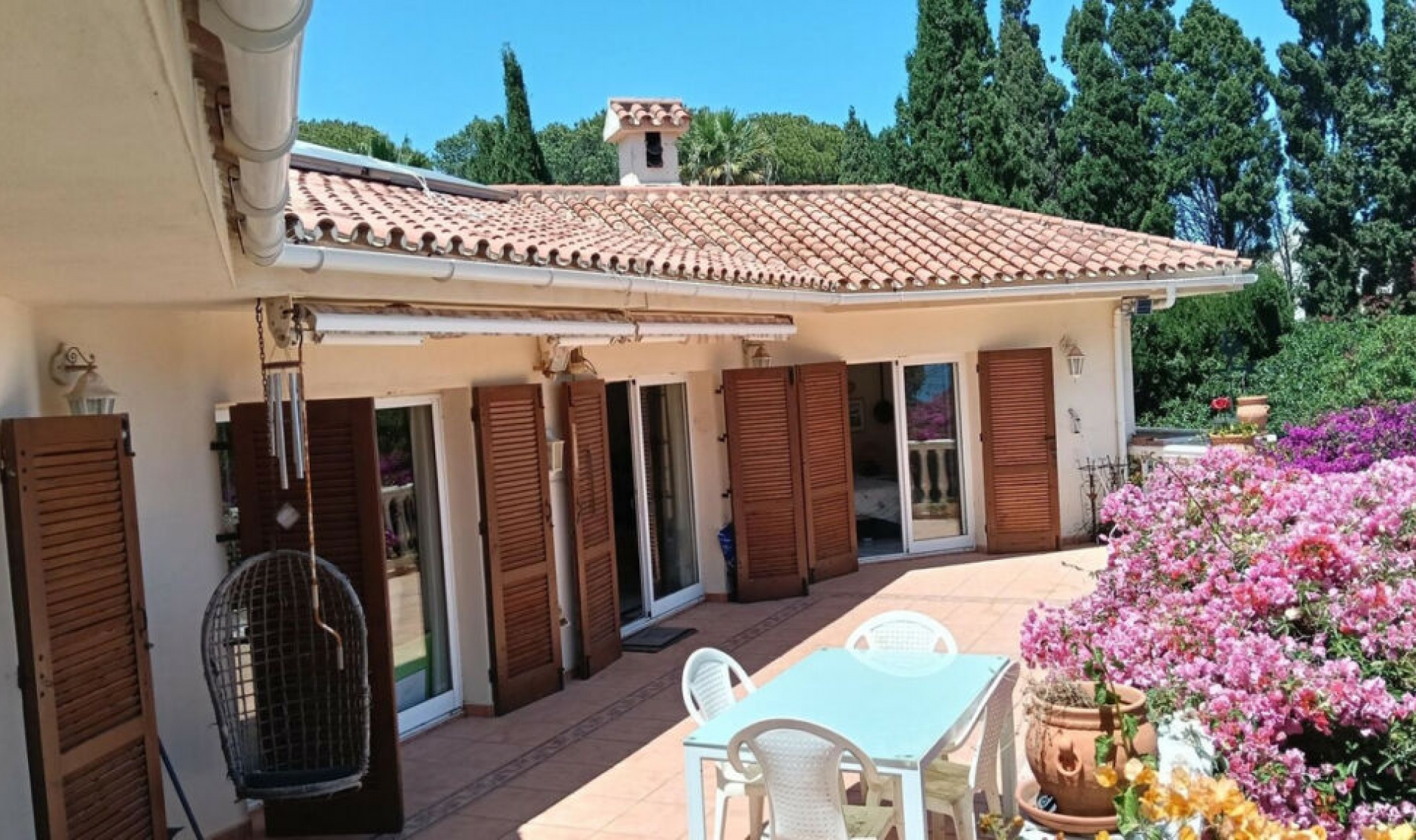 Resale - House -
El Chaparral