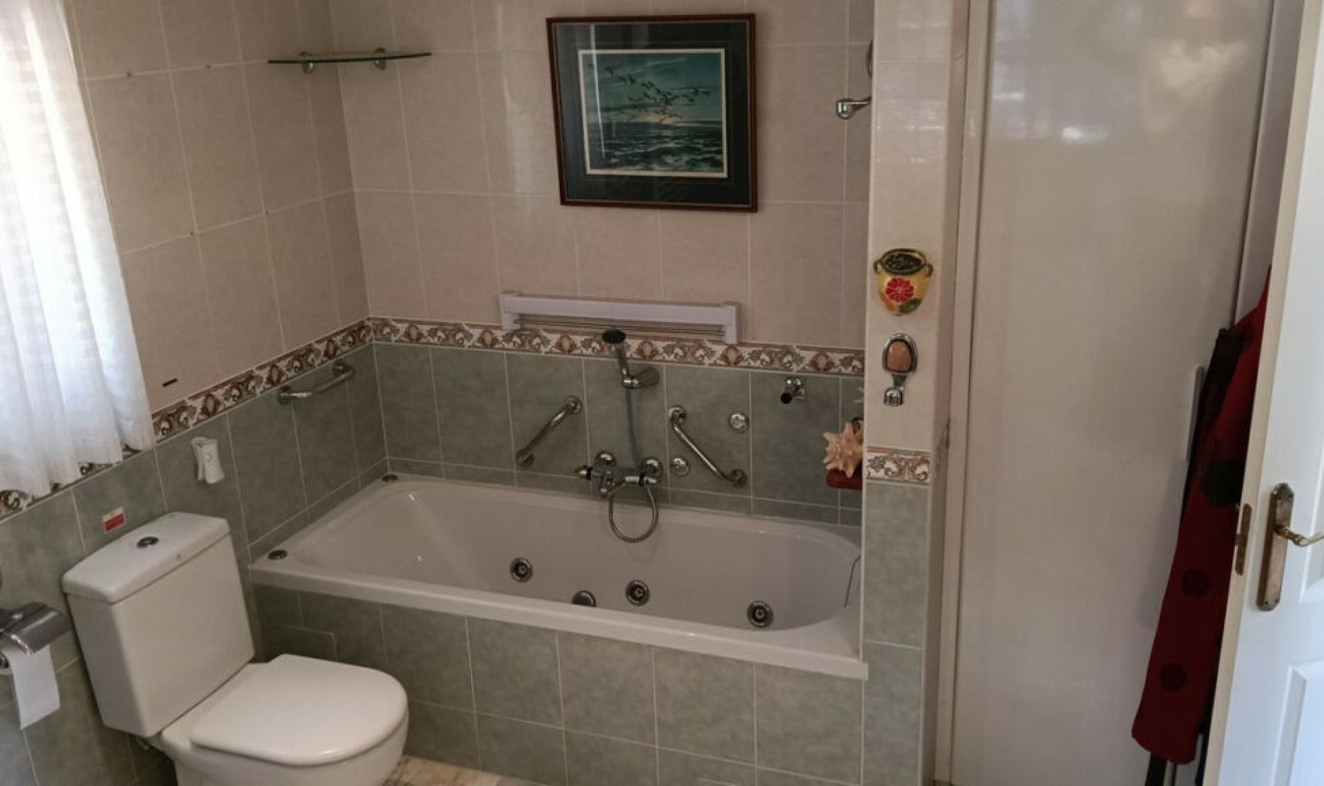 Resale - House -
El Chaparral