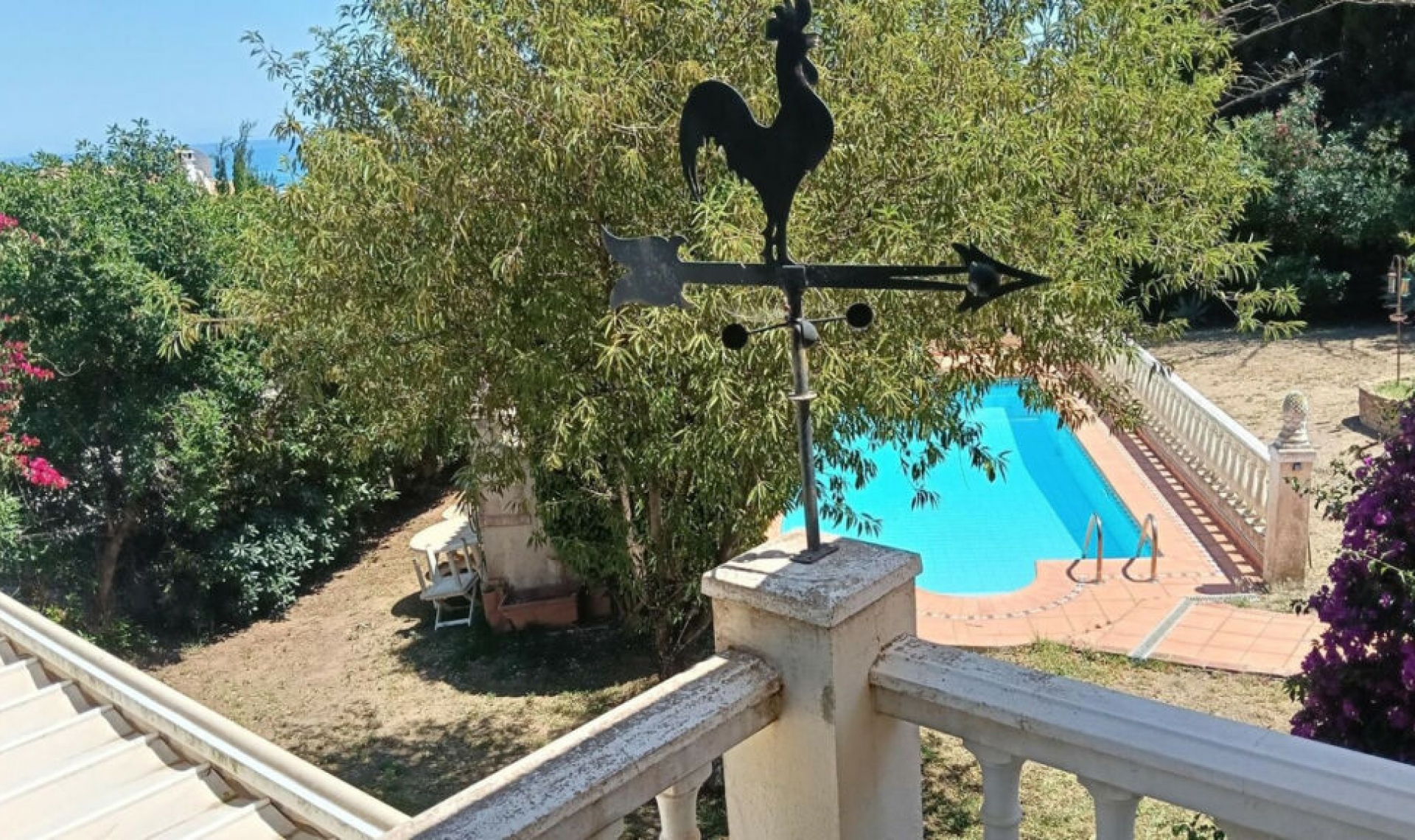 Resale - House -
El Chaparral