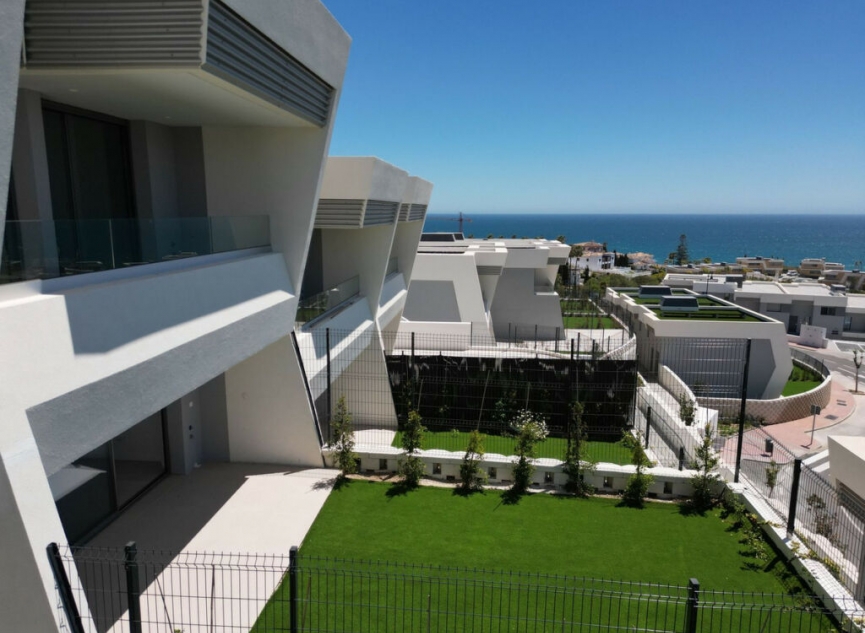 Resale - House -
El Chaparral