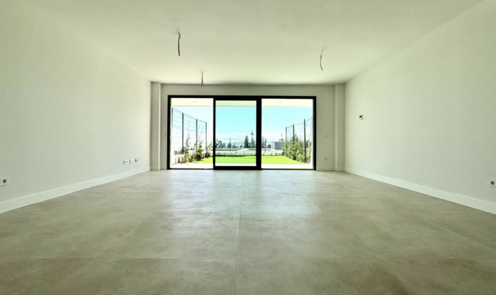 Resale - House -
El Chaparral