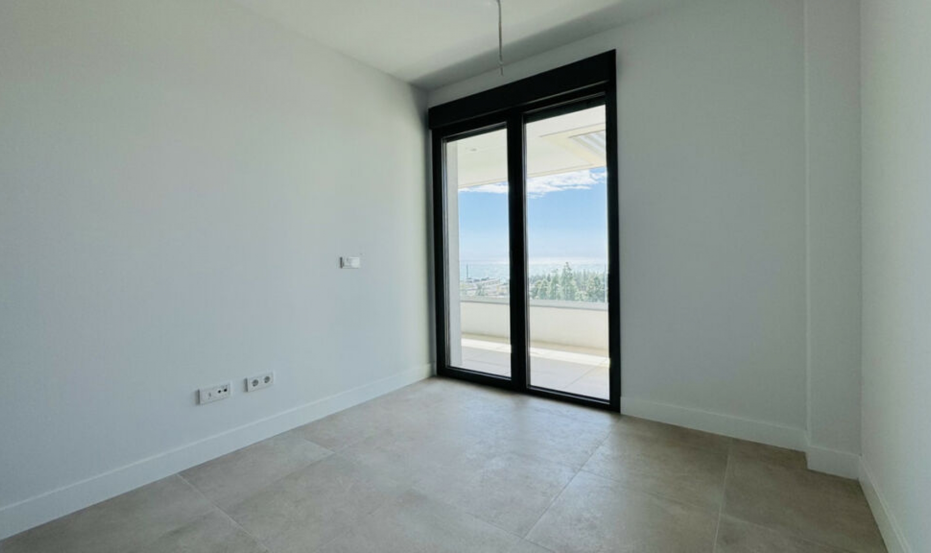 Resale - House -
El Chaparral