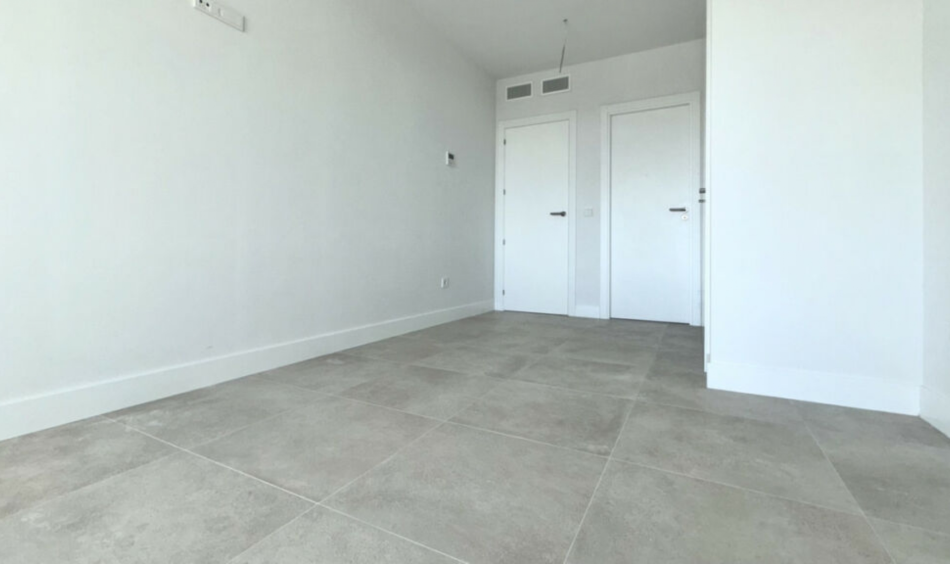 Resale - House -
El Chaparral