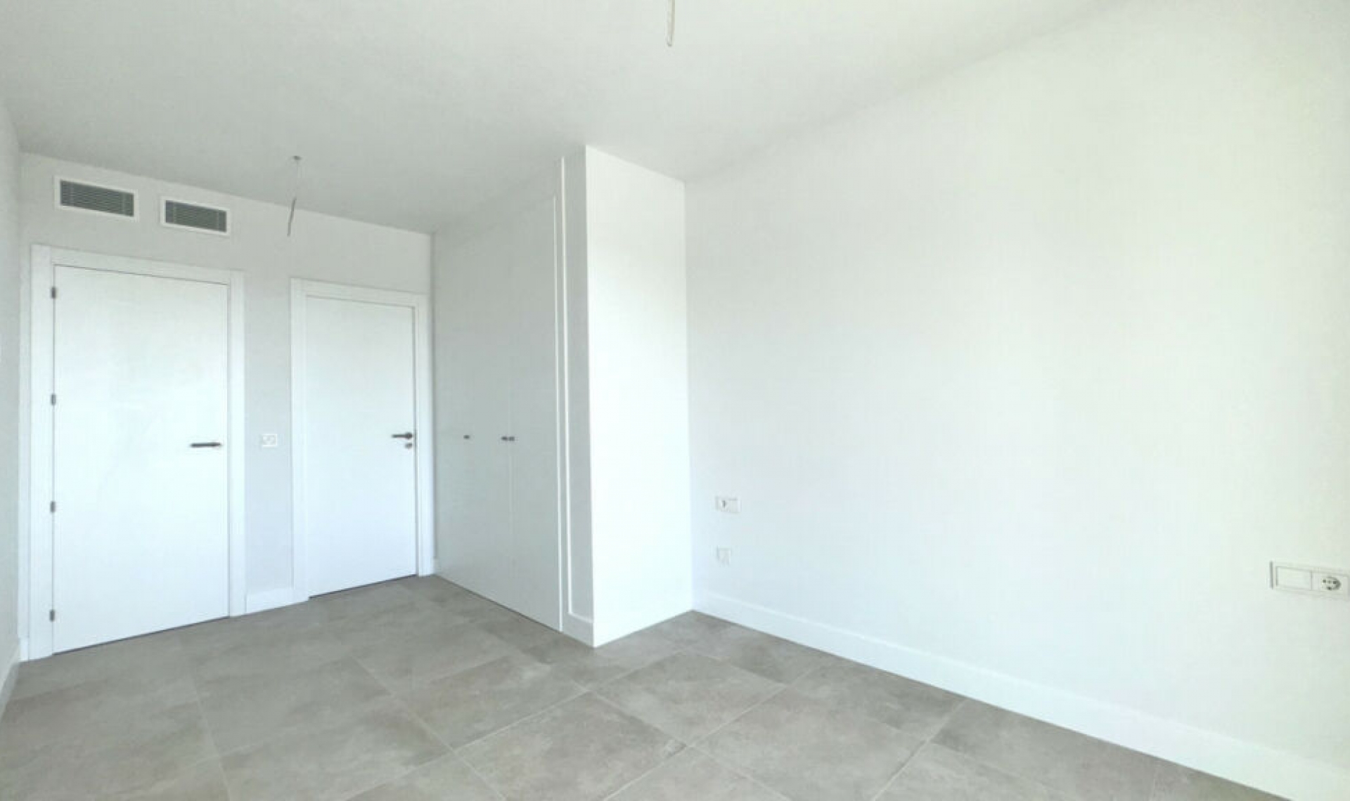 Resale - House -
El Chaparral