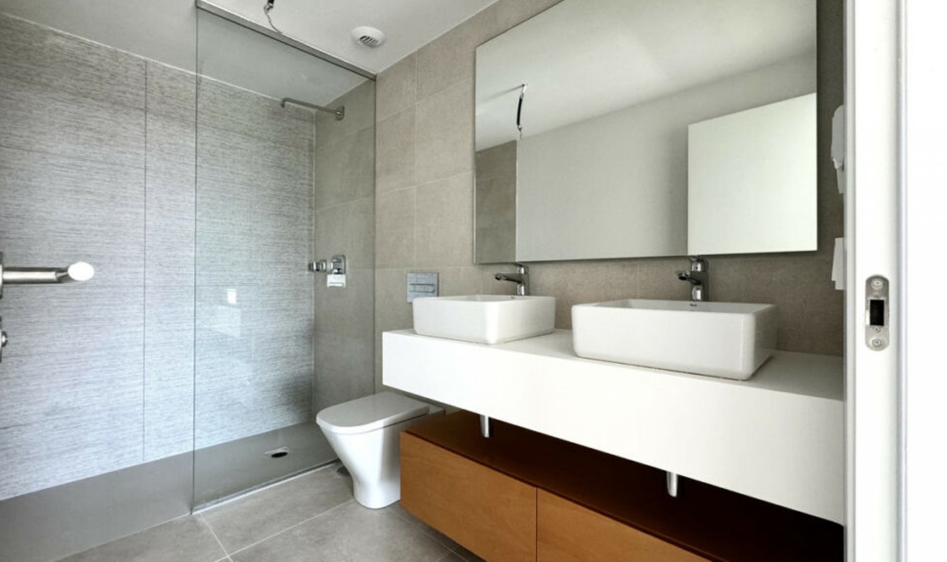 Resale - House -
El Chaparral