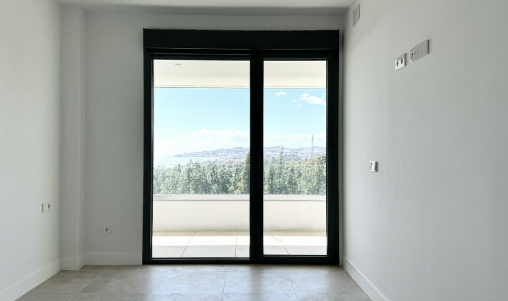 Resale - House -
El Chaparral