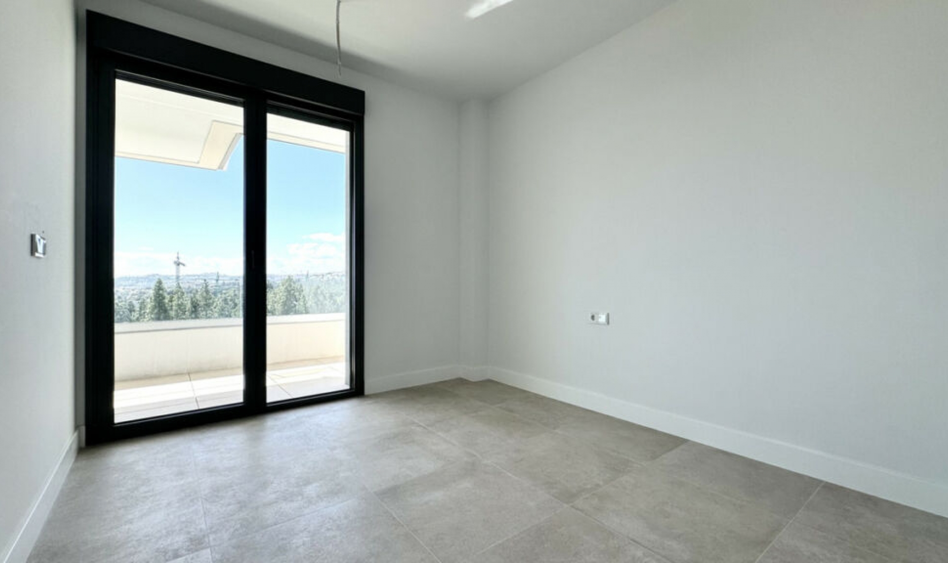 Resale - House -
El Chaparral