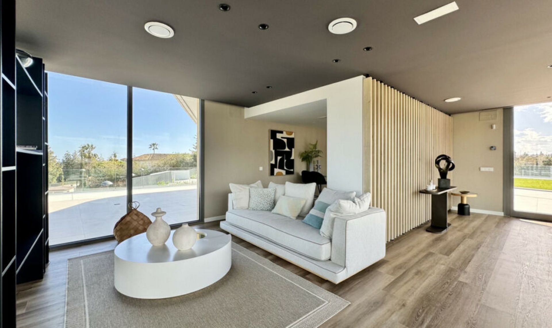 Resale - House -
El Chaparral