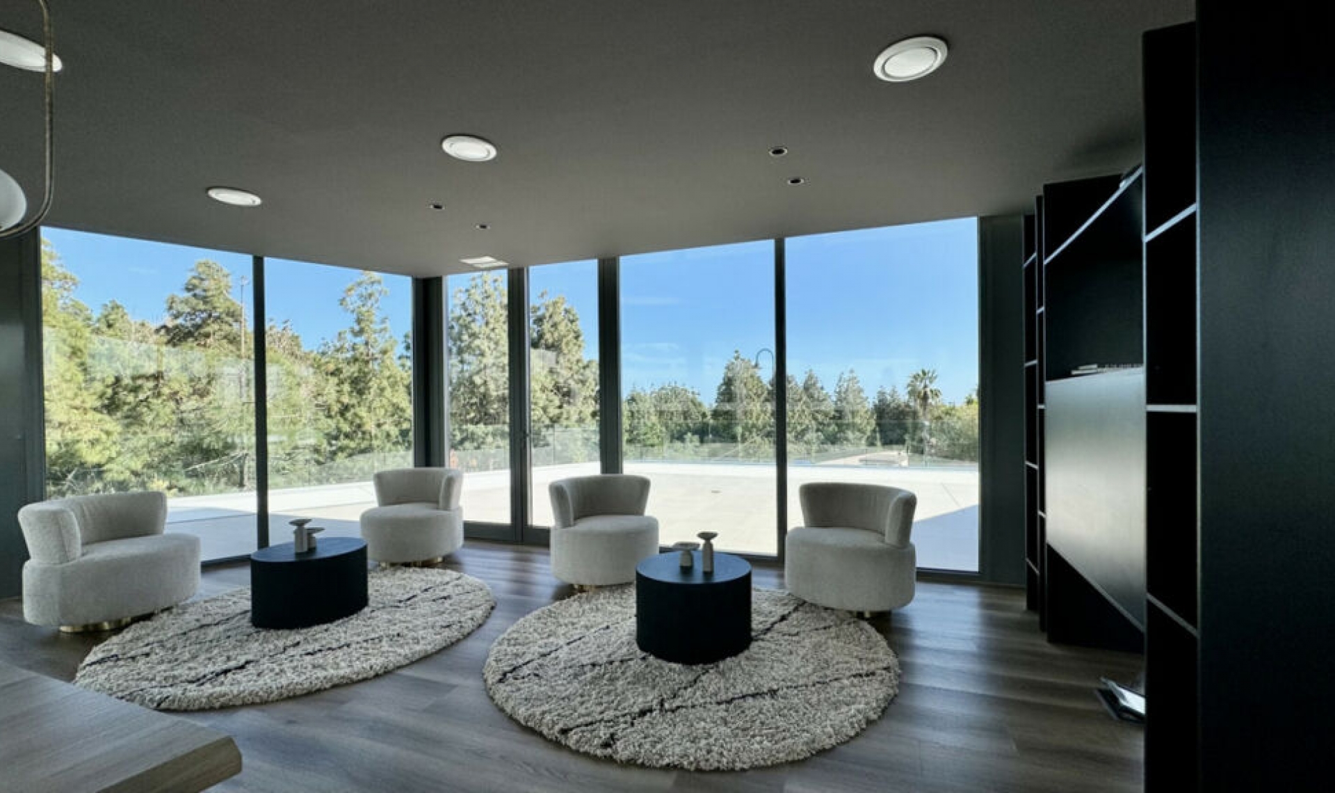 Resale - House -
El Chaparral