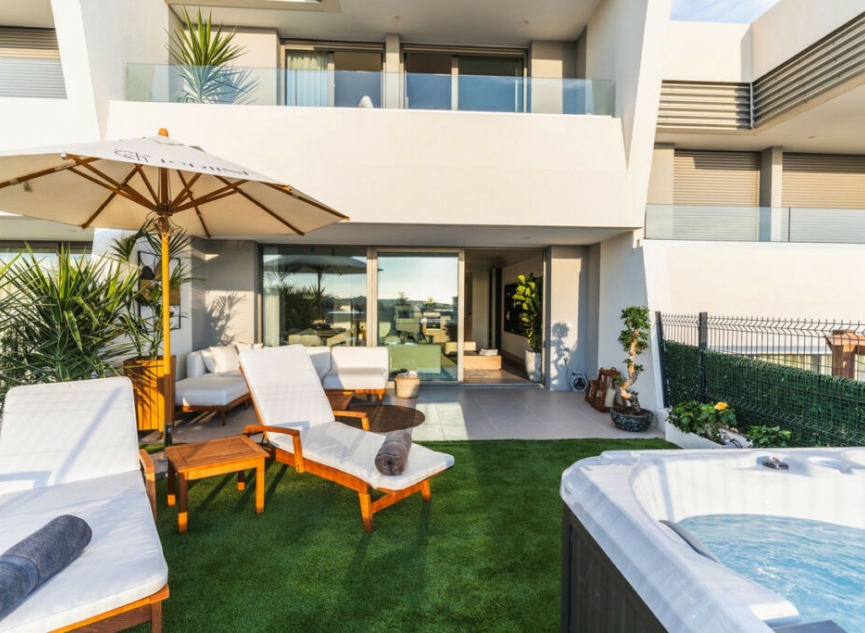 Resale - House -
El Chaparral