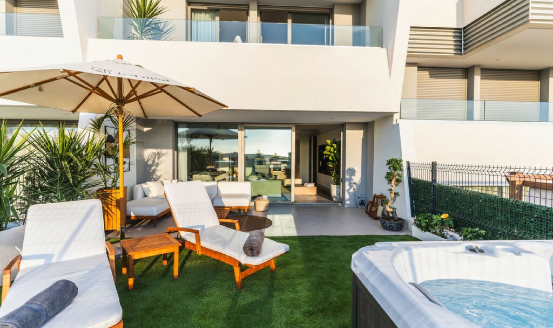 Resale - House -
El Chaparral