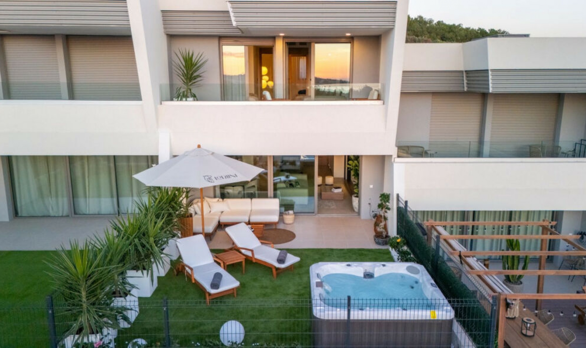 Resale - House -
El Chaparral