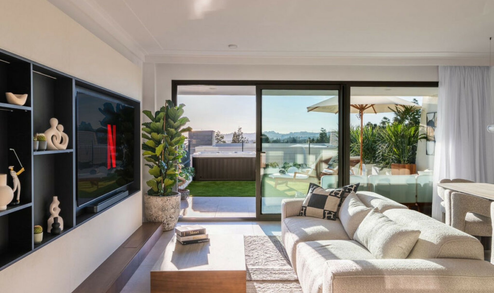 Resale - House -
El Chaparral