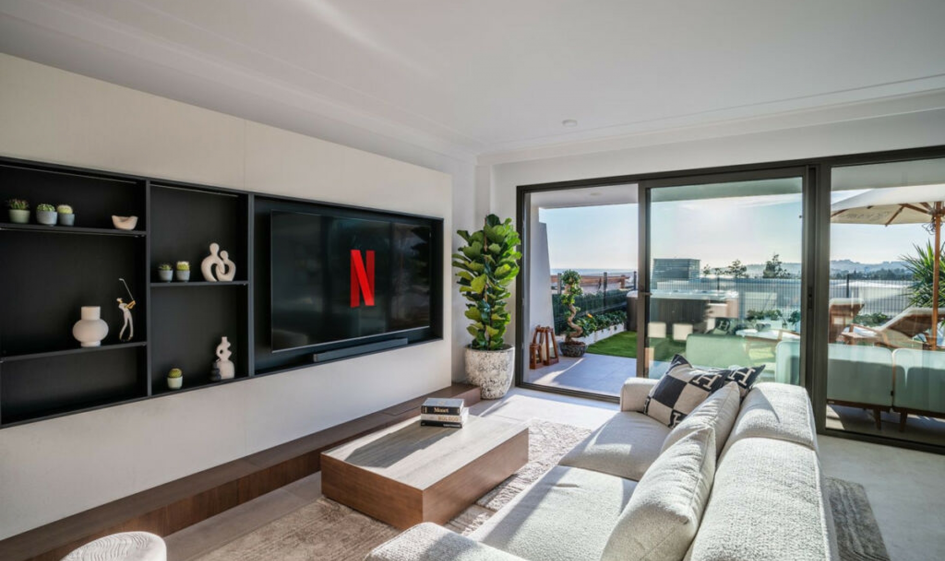 Resale - House -
El Chaparral