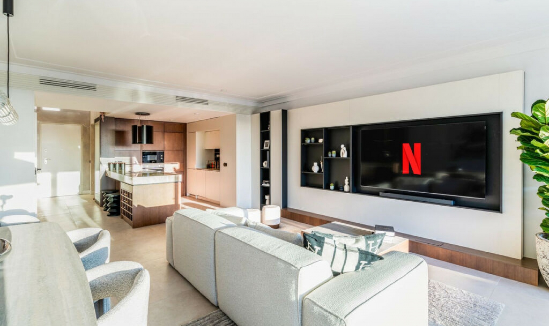 Resale - House -
El Chaparral