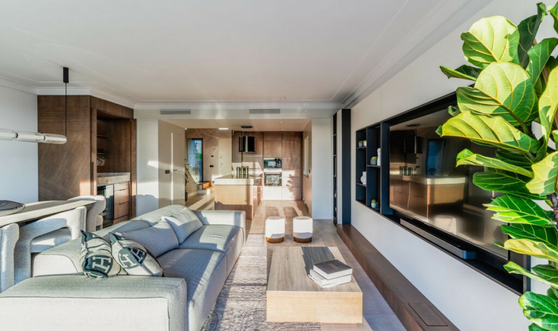 Resale - House -
El Chaparral