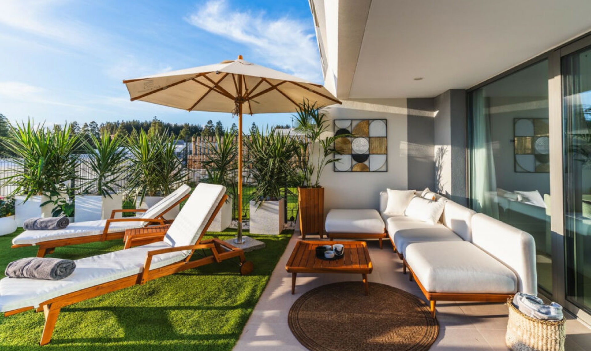 Resale - House -
El Chaparral