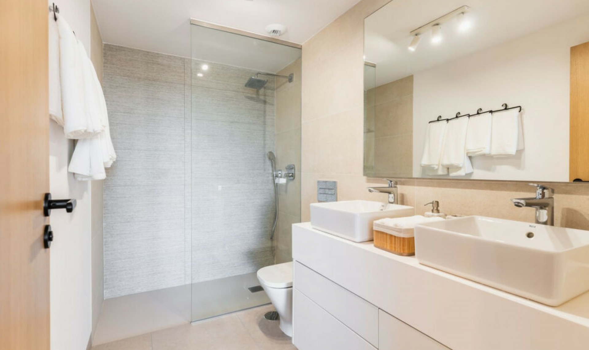 Resale - House -
El Chaparral