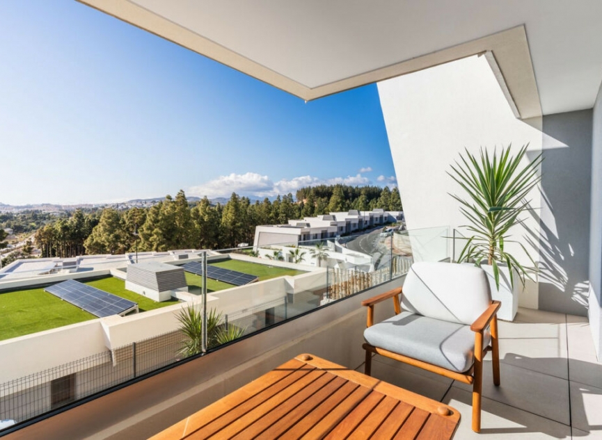 Resale - House -
El Chaparral