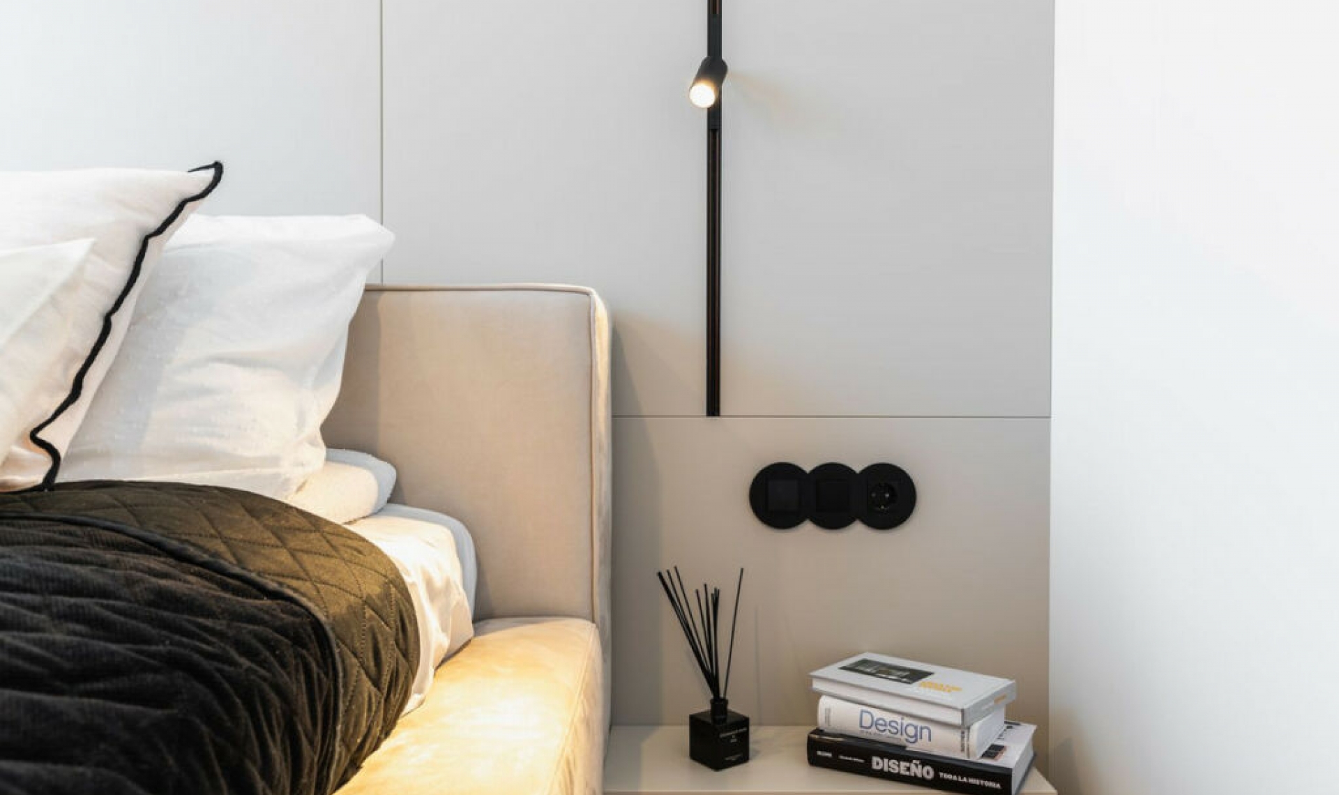 Resale - House -
El Chaparral