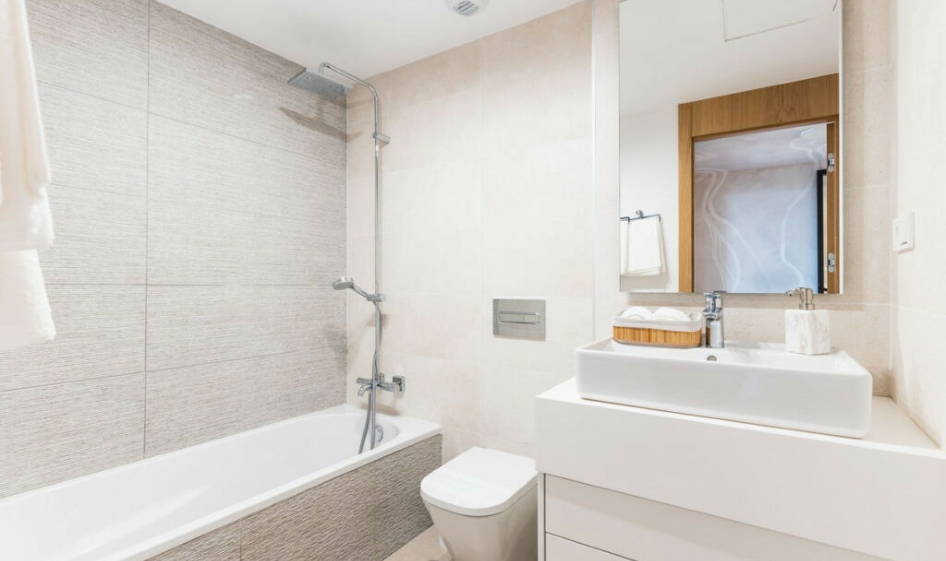 Resale - House -
El Chaparral