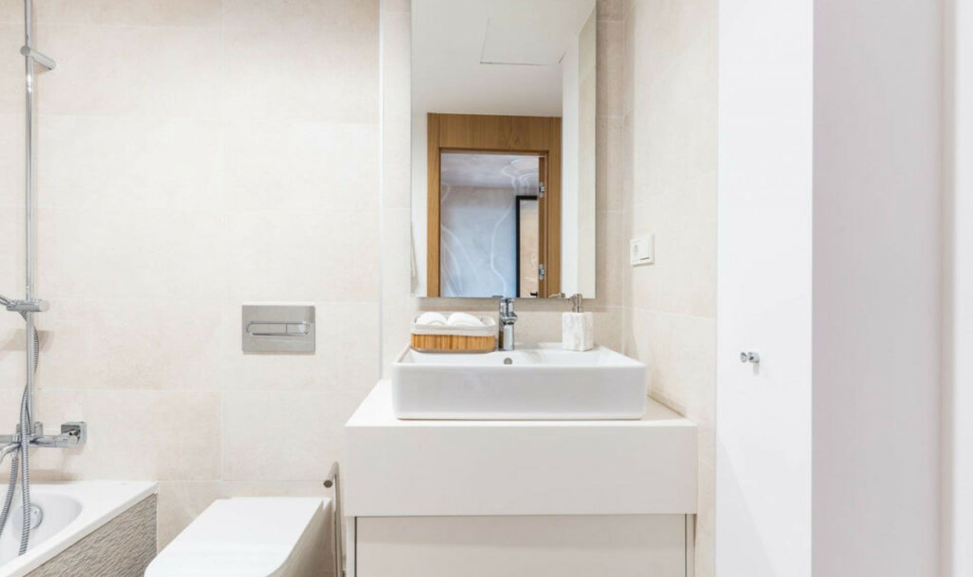 Resale - House -
El Chaparral