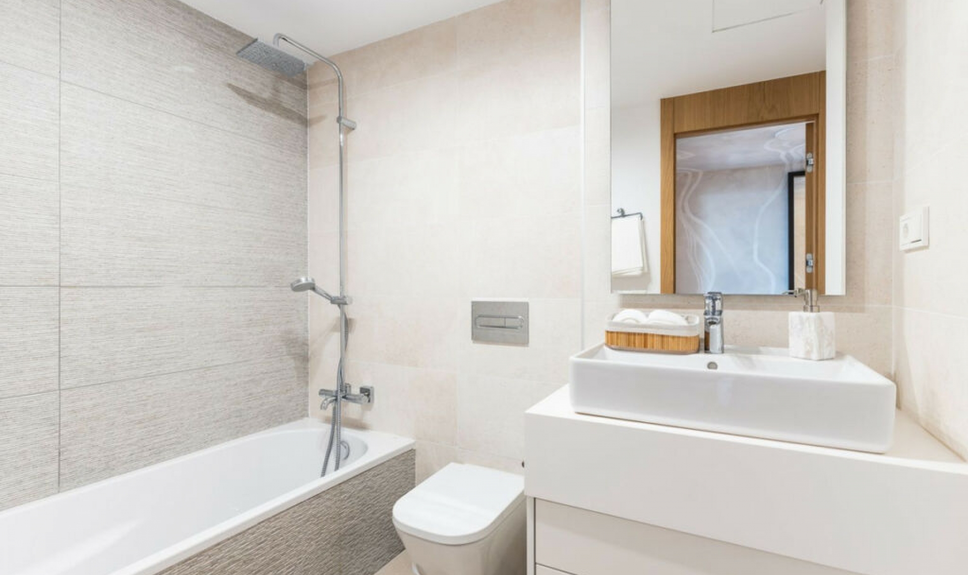 Resale - House -
El Chaparral