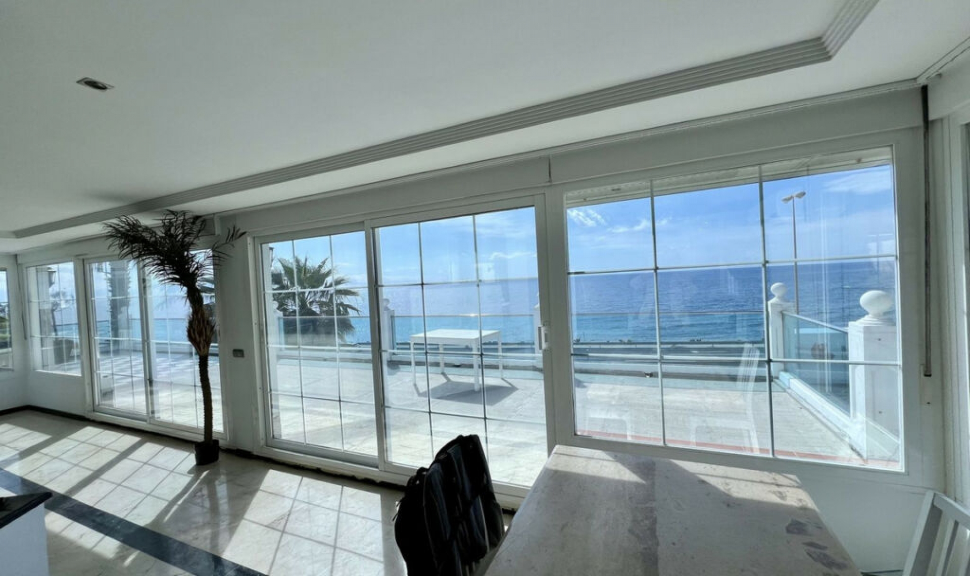 Resale - House -
El Chaparral