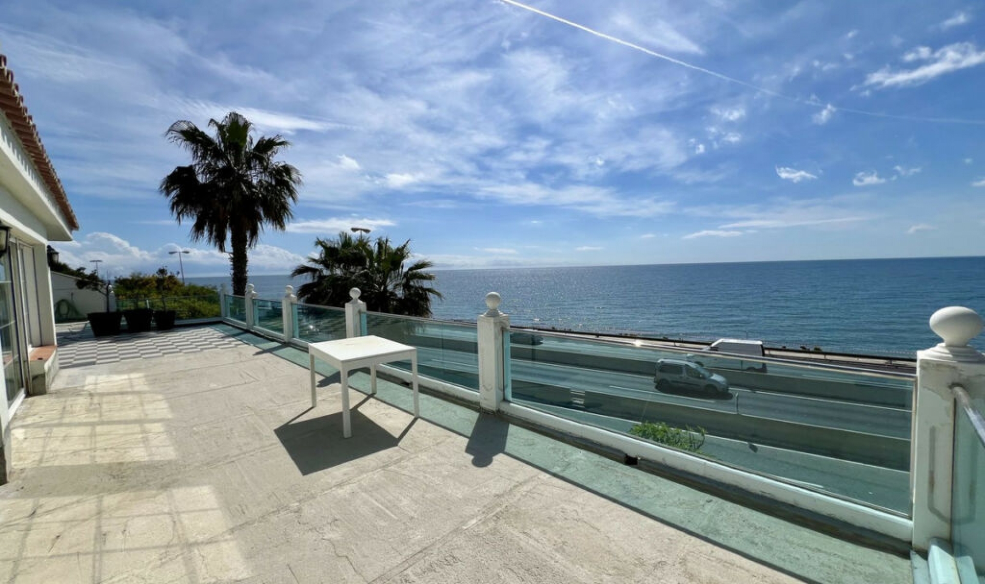 Resale - House -
El Chaparral