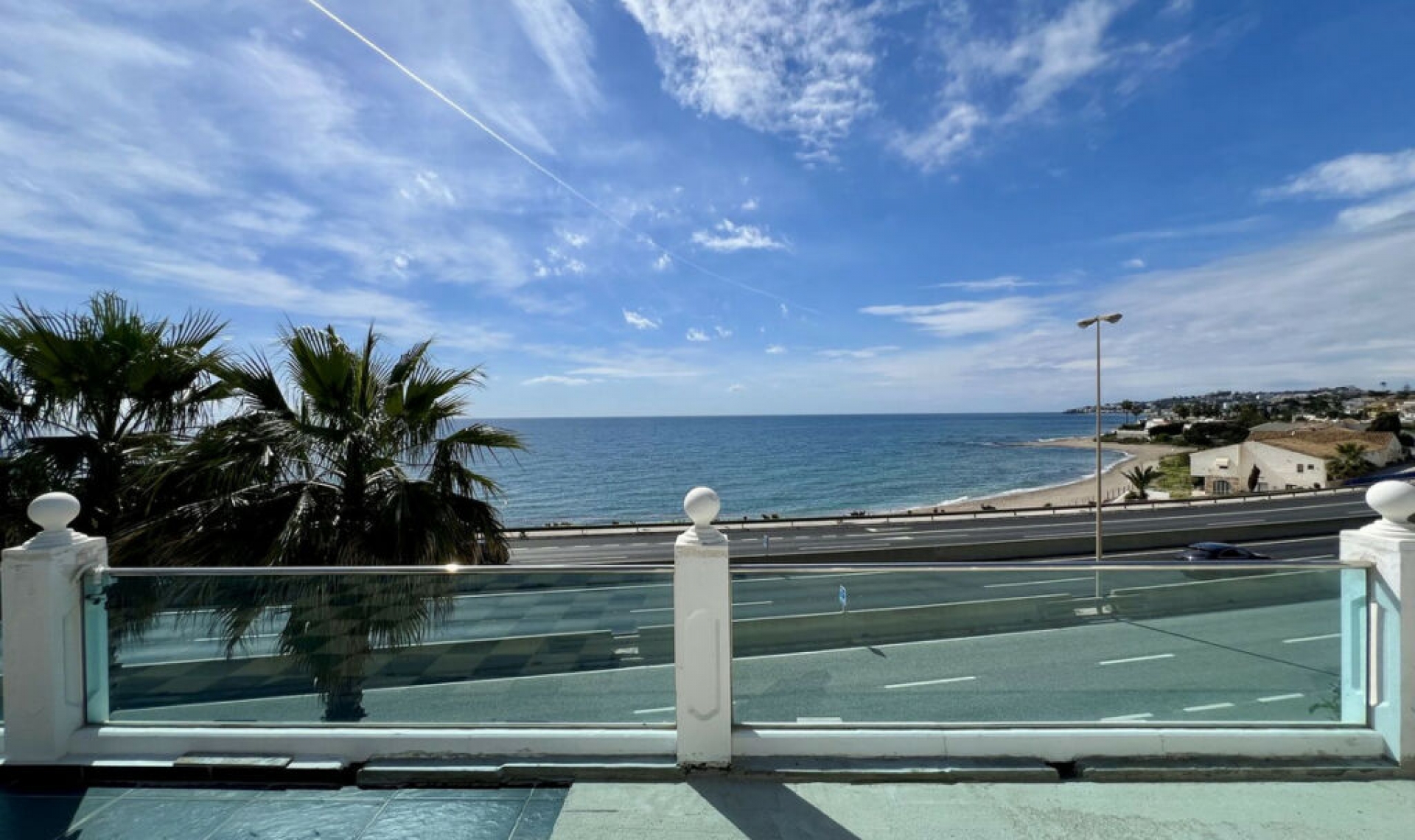 Resale - House -
El Chaparral