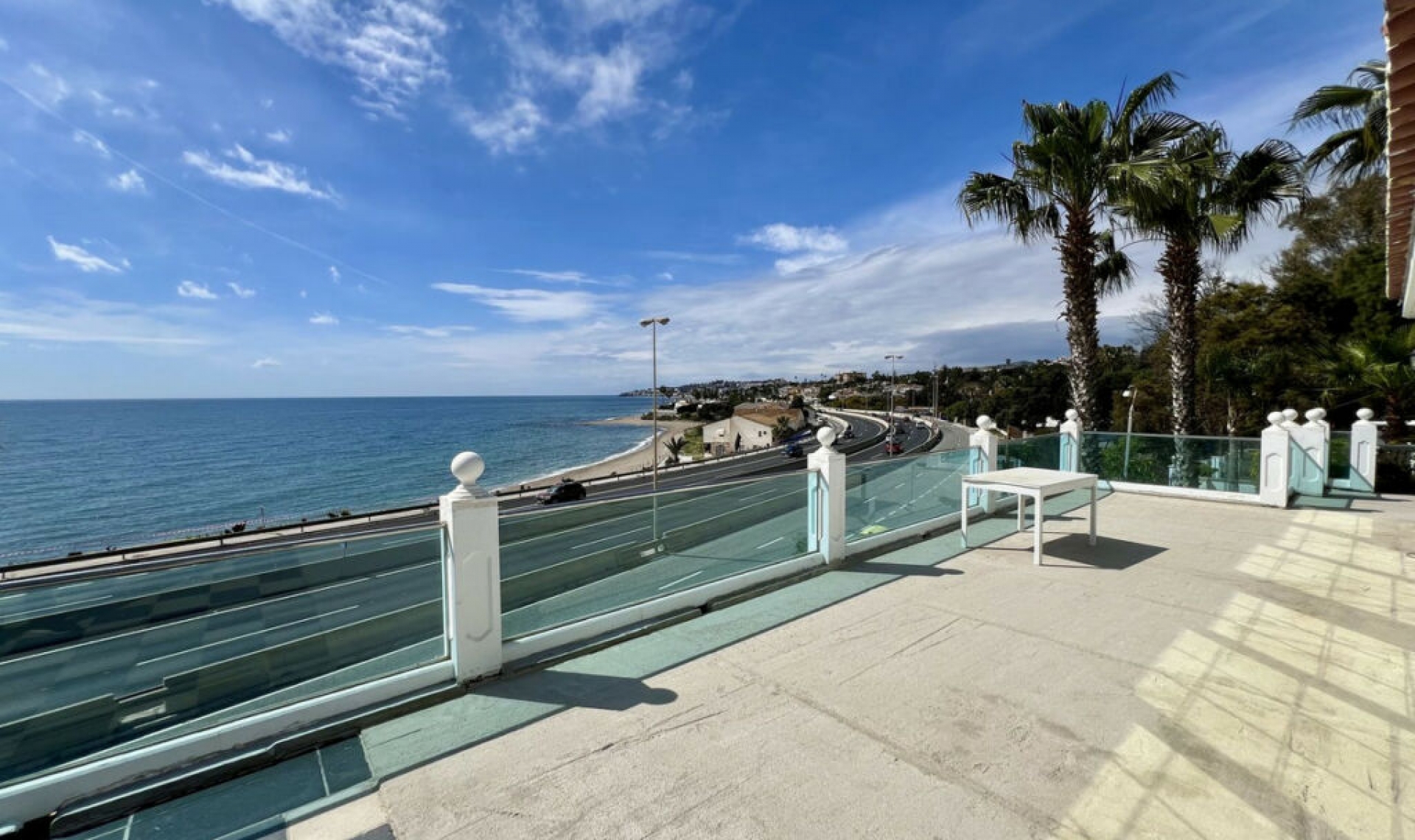 Resale - House -
El Chaparral