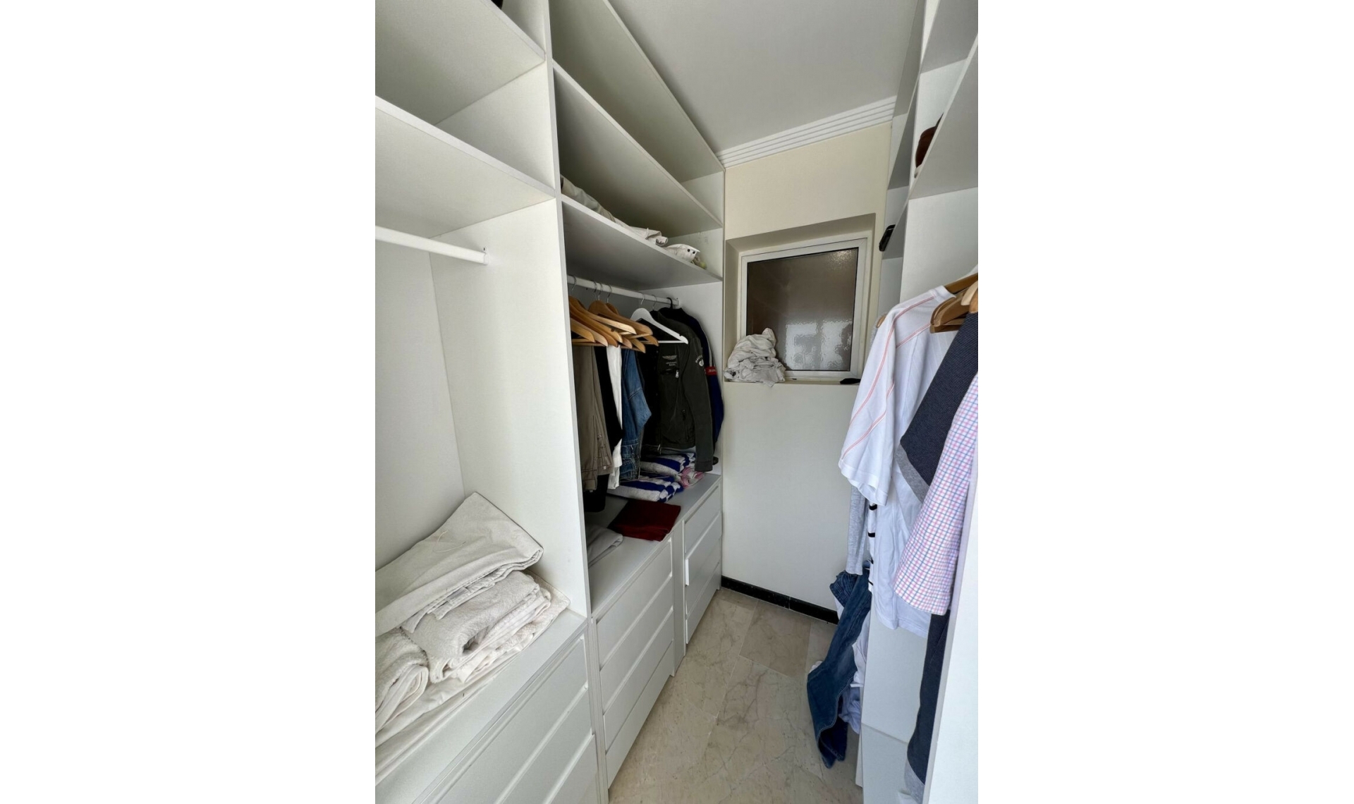 Resale - House -
El Chaparral