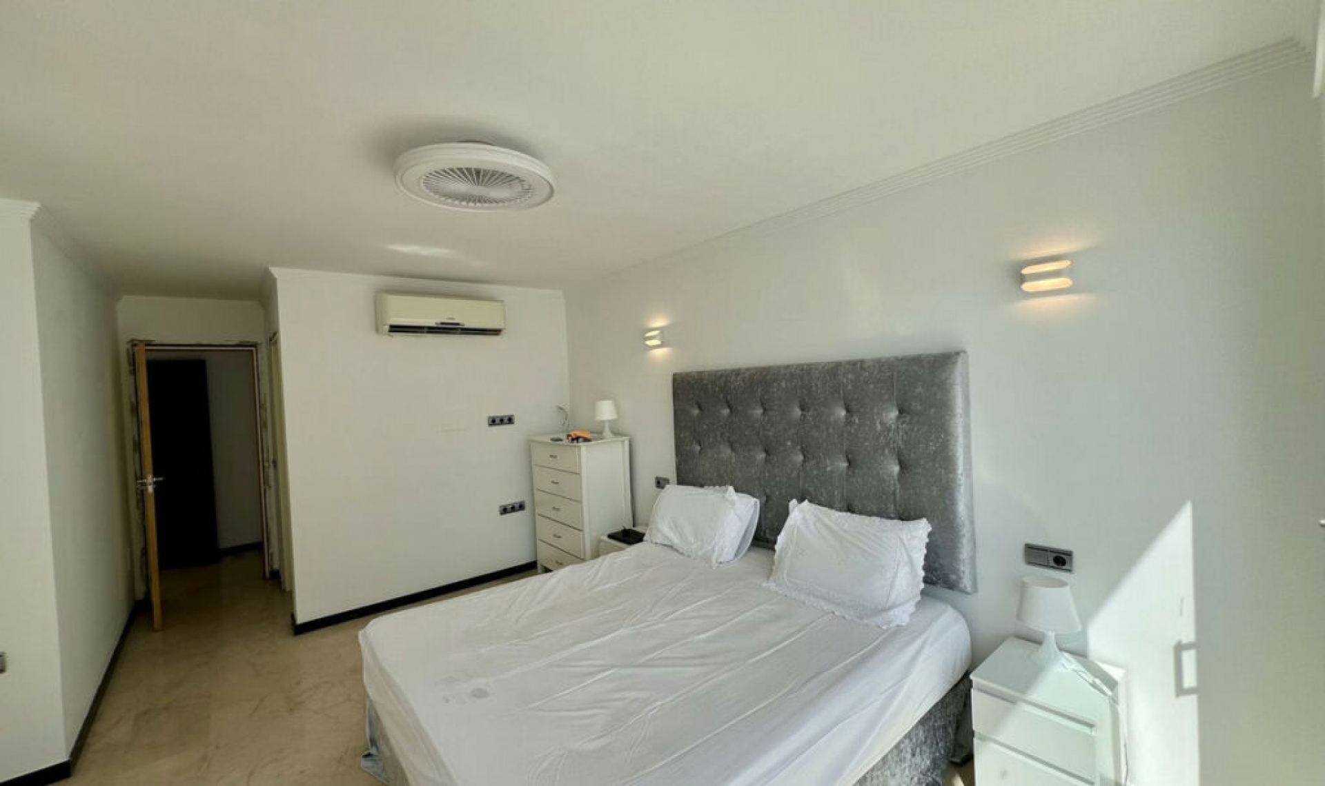 Resale - House -
El Chaparral