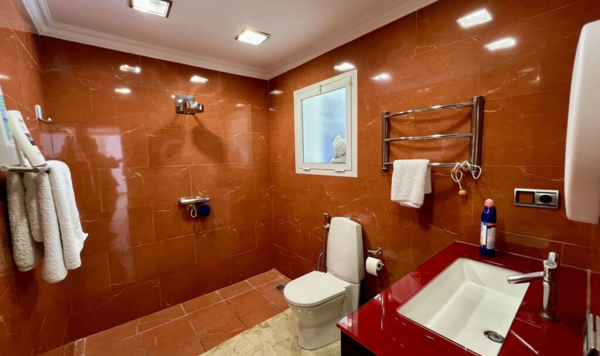 Resale - House -
El Chaparral