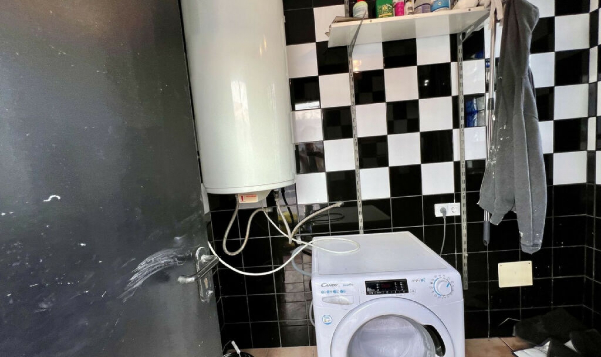 Resale - House -
El Chaparral