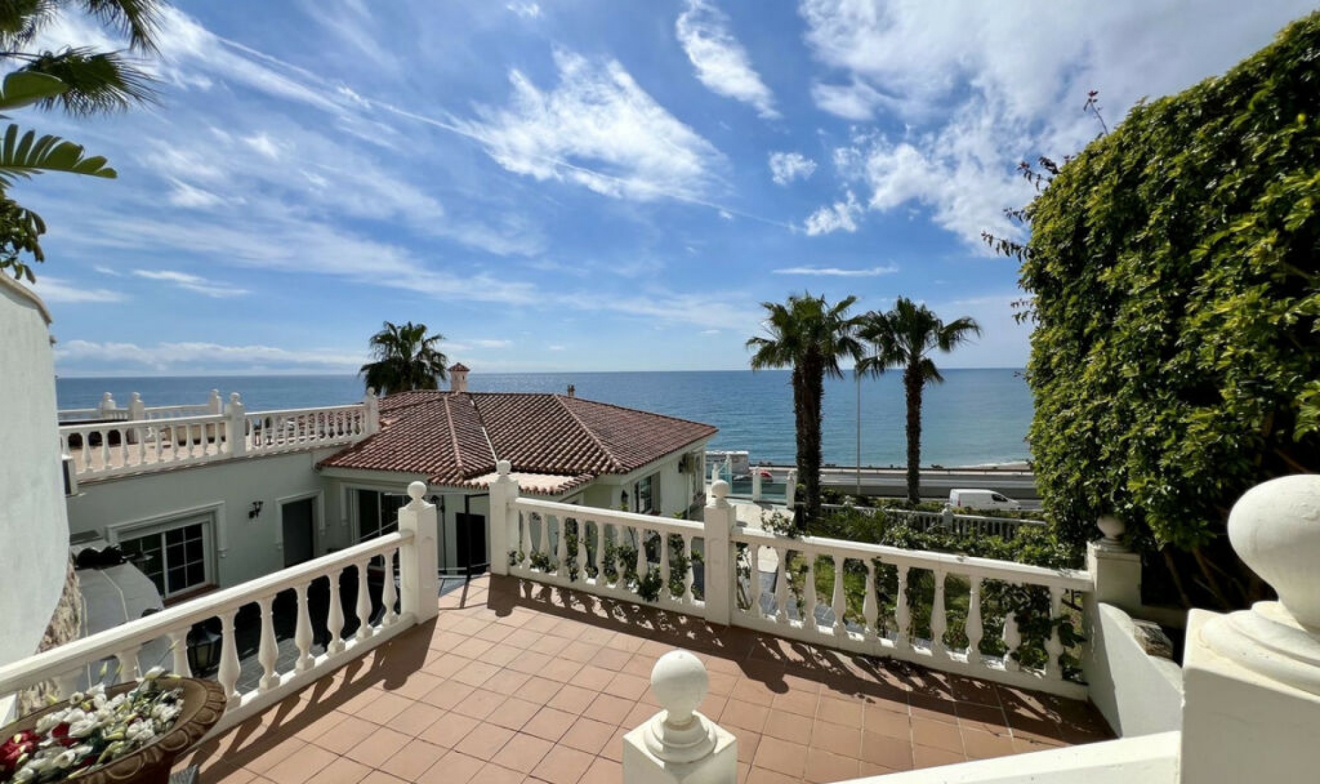 Resale - House -
El Chaparral