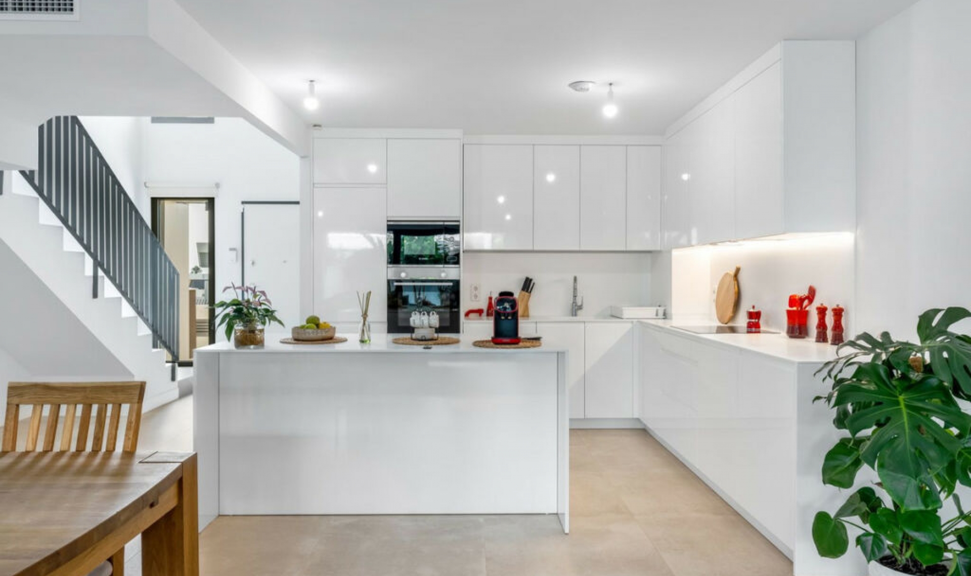 Resale - House -
El Chaparral